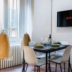 https://funicolare-23-hystoric-apartment-immerso-nel-cuore-di-citt-alta.it-lombardy.com